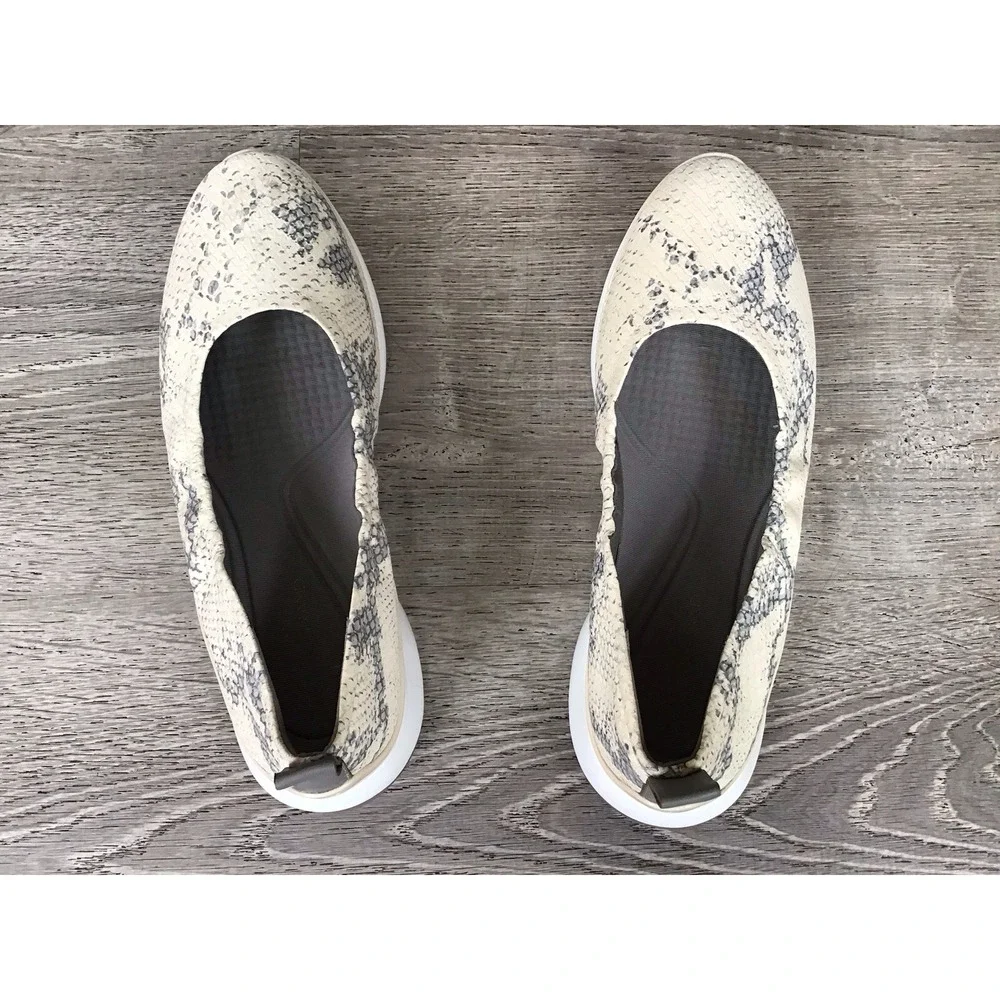 Cole Haan Womens Size 9B Grand Ambition Cream Snake Print Flats W16649